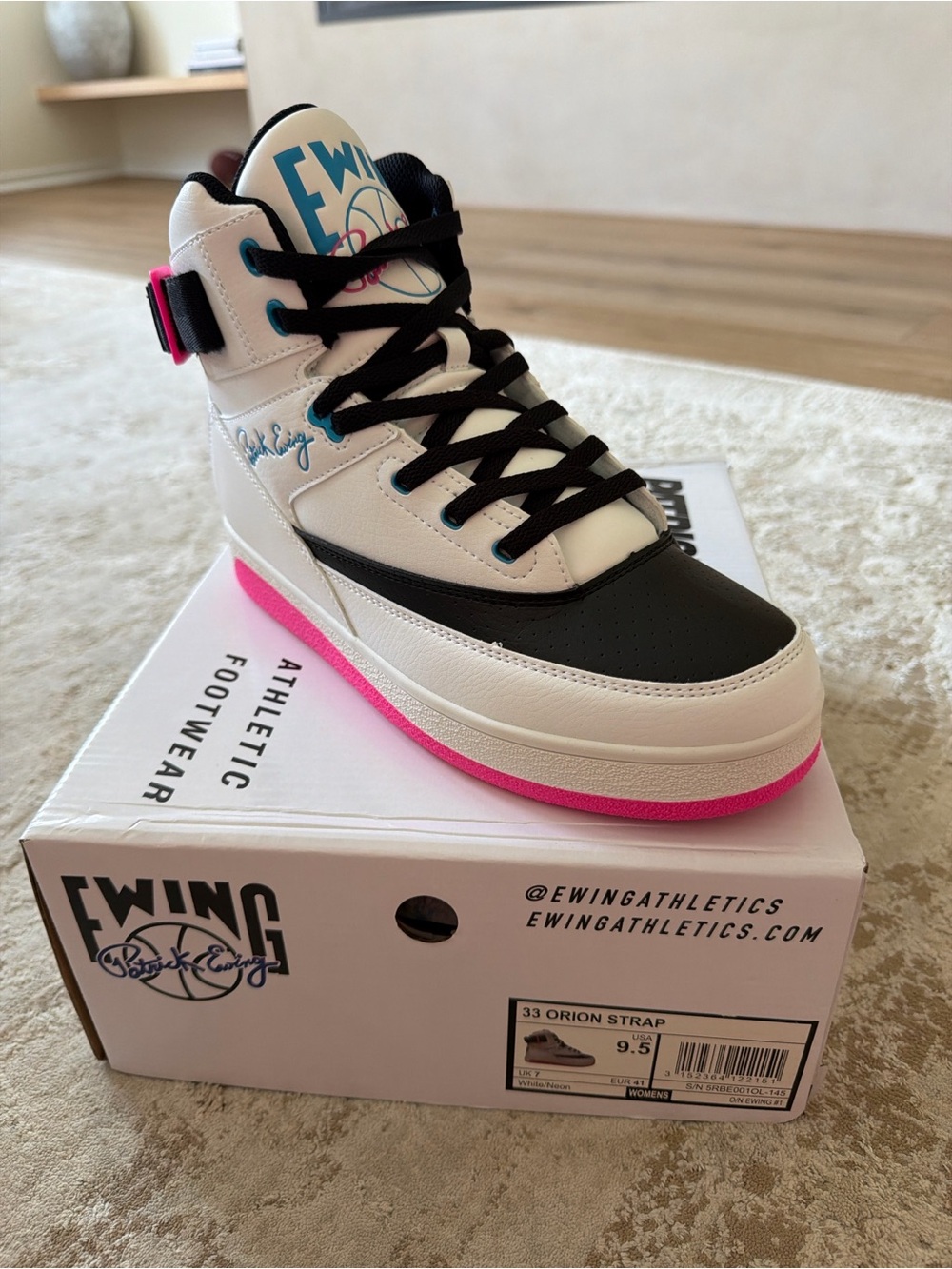 Women’s High-Top Basketball Shoes in White/Black/Pink